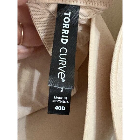 Torrid-Bra Size 40D Beige With Cut Out Underwire - Picture 5 of 6